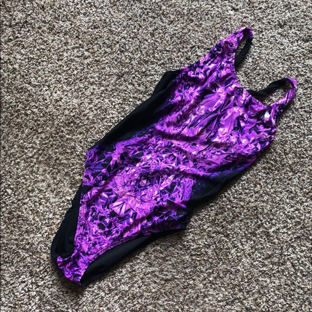 One piece swim suit